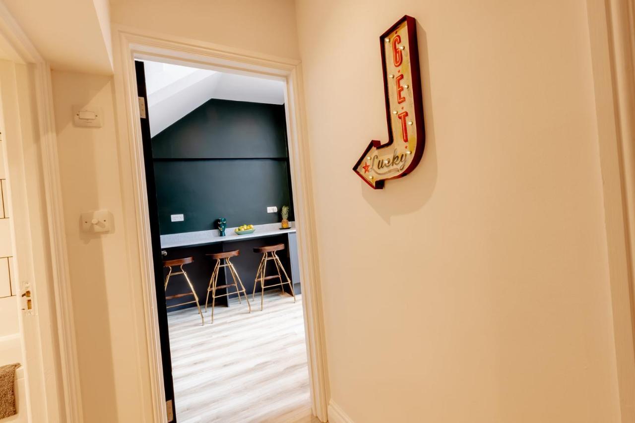 Modern 2 Bedroom Queen Street Apartment ノリッチ エクステリア 写真